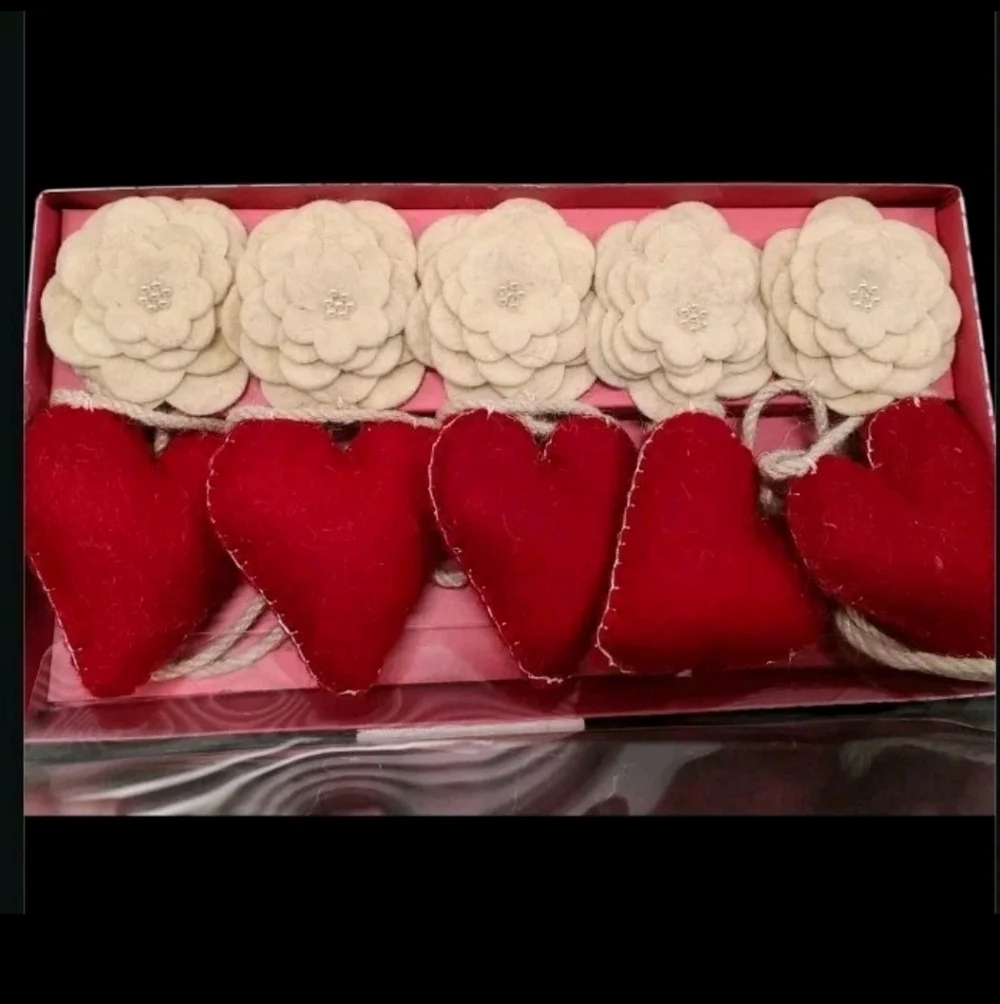 6ft Felt Hearts & Roses Beaded Valentines Day Garland Decor Love & Cupcakes New
